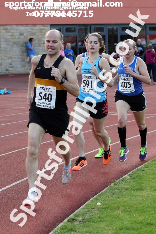 Senior graded 800 metres, 2019 North East Grand Prix, Gateshead Stadium. Photo: David T. Hewitson/Sports for All Pics